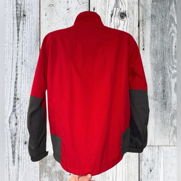 Woolrich Red & Gray Full-Zip Outdoor Jacket | Men's Size - Medium - Picture 3 of 10